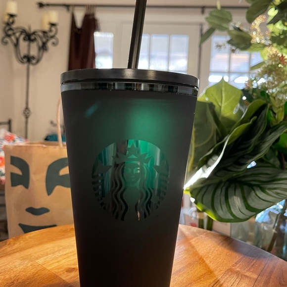 🖤Starbucks🖤 Matte Black 16oz Tumbler - Picture 3 of 7
